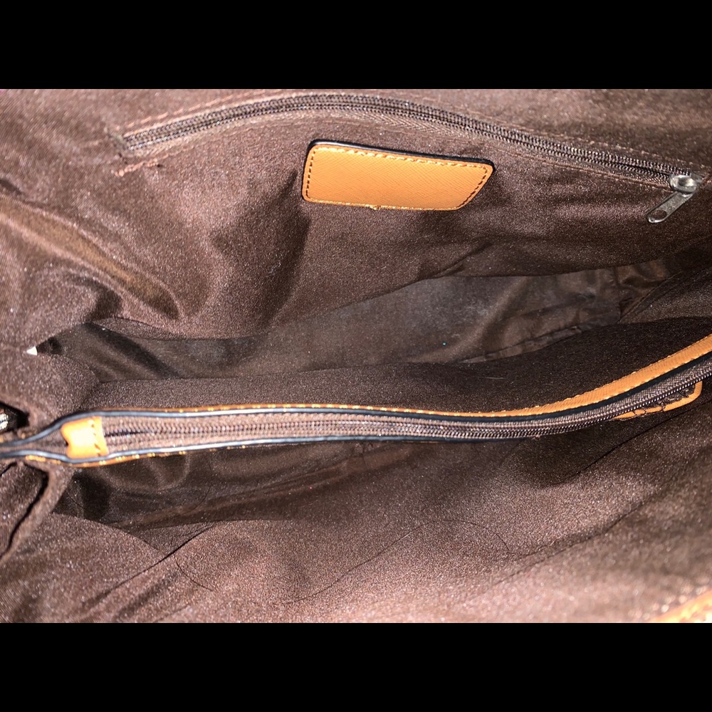 Purse - Picture 2 of 3